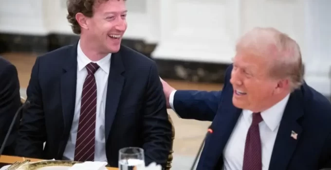Mikrofonu açık unuttu, Trump’a söylediği parayı herkes duydu