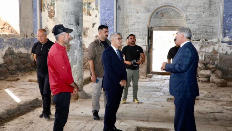 Vali Çelik, Tarihi Küçükköy Kilisesi’nde İncelemelerde Bulundu