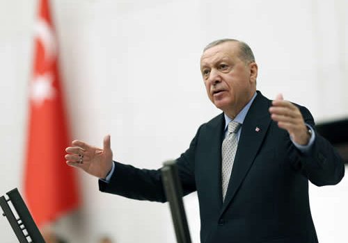 “Türkiye’de tek bir meşruiyet kaynağı vardır; o da aziz milletimizin tertemiz iradesidir”