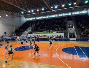 2025-2026 sezonu Ereğli’nin iki voleybol takımı için kötü başladı.