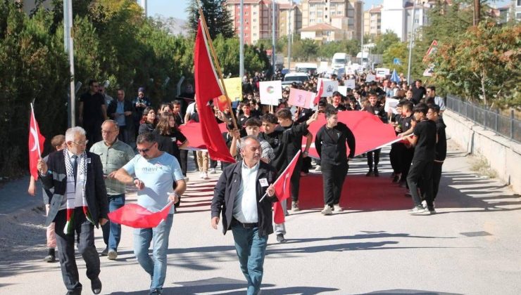 Ereğli’de İlkokul Öğrencileri Filistin için Yürüdü
