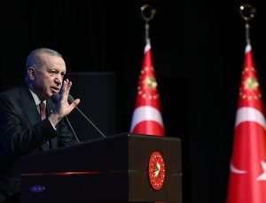 “Dijital kuşatmanın dünya genelinde şiddetini artırdığı bir dönemde aile kurumunun üzerine titriyoruz”