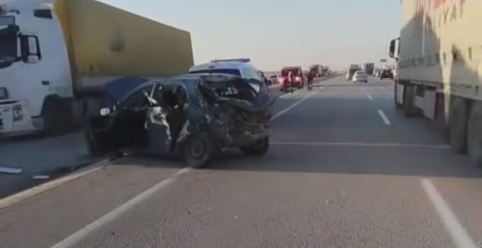 Ereğli’de Üç Araç Çarpıştı 1 Çocuk Yaralandı