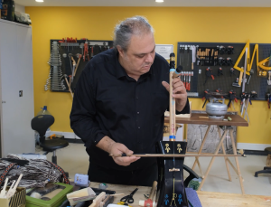 Atık Malzemeler  Emrah Öğretmenin Elinde Melodiye Dönüşüyor