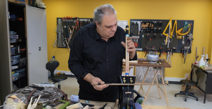 Atık Malzemeler  Emrah Öğretmenin Elinde Melodiye Dönüşüyor