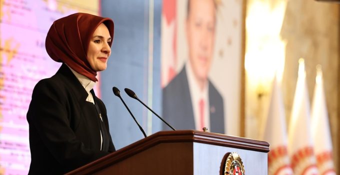 Bakanımız Göktaş’tan 15 yaş altına yönelik sosyal medya düzenlemesine ilişkin açıklama