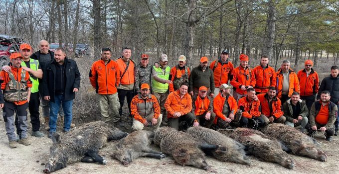 Karapınar’da Domuz Zararlısına Karşı Sürek Avı Düzenlendi