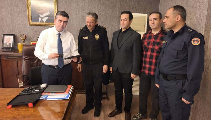 Kaymakam Murat Eren’e Giyilebilir Yaka Projesi Bilgilendirmesi