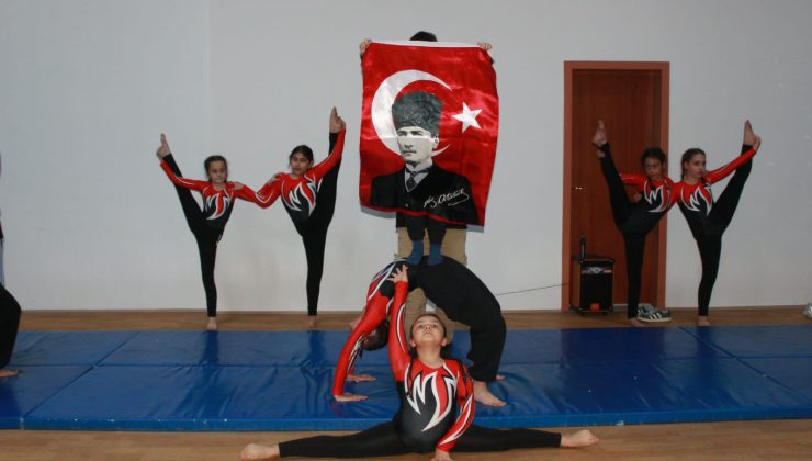 Halkapınar’da “Bayrak Sevgisi ve Spor” temalı Cimnastik gösterisi yapıldı