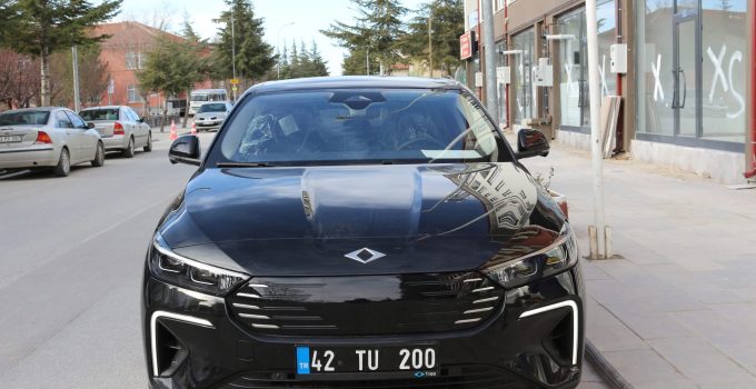 Büyükşehir Belediyesi’nden İlçe Belediyelerine TOGG Hibe Etti
