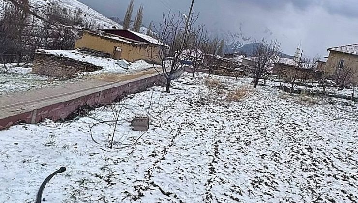 Halkapınar’da kar yağışı etkili oldu