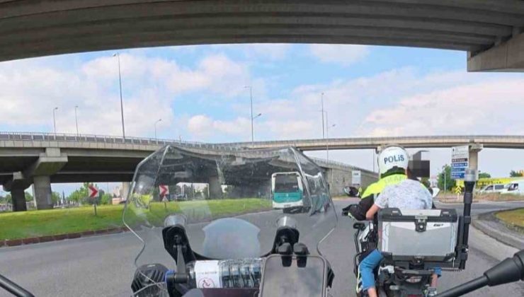 Sınava Gireceği Okulu Karıştıran Öğrenciyi Motosikletli Polisler Yetiştirdi