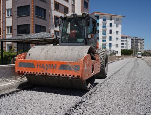 Aydınlar Mahallesinin asfalt eksikliklerini tamamladı