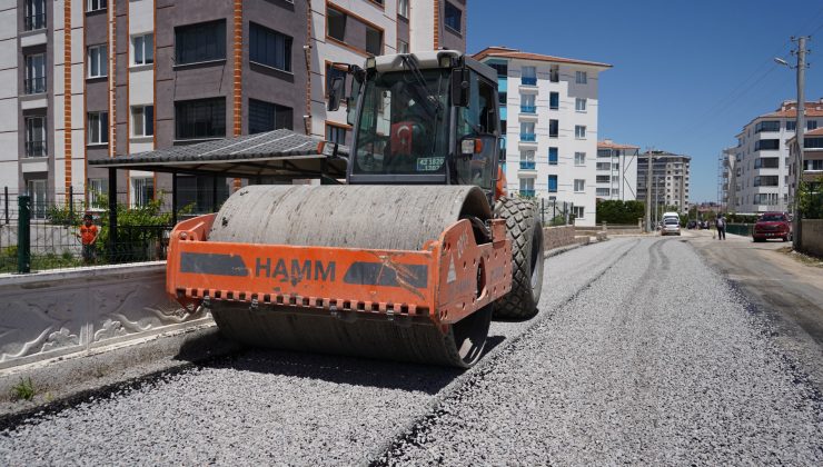 Aydınlar Mahallesinin asfalt eksikliklerini tamamladı