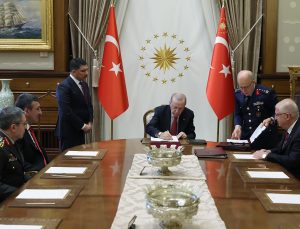 Cumhurbaşkanı Erdoğan YAŞ Kararlarını İmzaladı: 25 General ve Amiral Terfi Etti