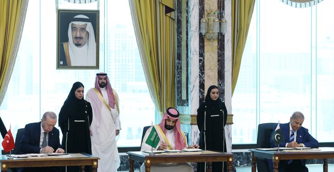Türkiye, Suudi Arabistan ve Pakistan Arasında Ortak Savunma Anlaşması