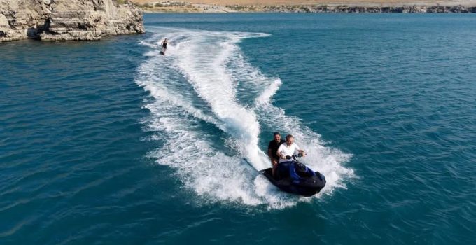 Karapınar Belediye Başkanı İbrahim Önal, Acıgöl’de Jet Ski Turu Yaptı