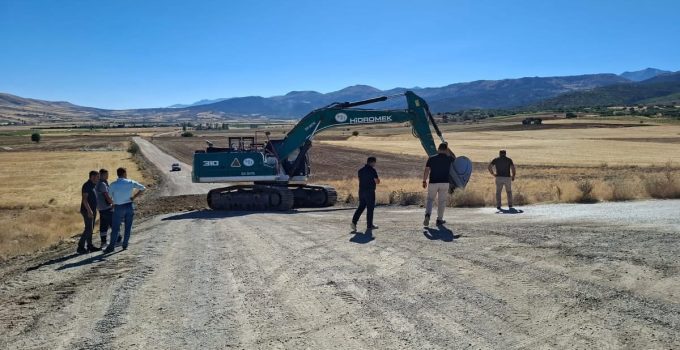 Halkapınar’da Ulaşım İçin Yol Çalışmaları Sürüyor