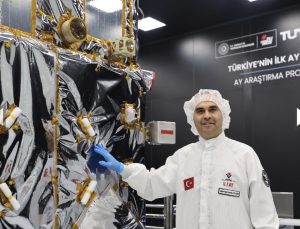 TÜRKİYE’NİN AY UZAY ARACI TEST İÇİN TUSAŞ’A GÖNDERİLDİ