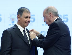 Cemil Tugay AK Parti’ye katıldı