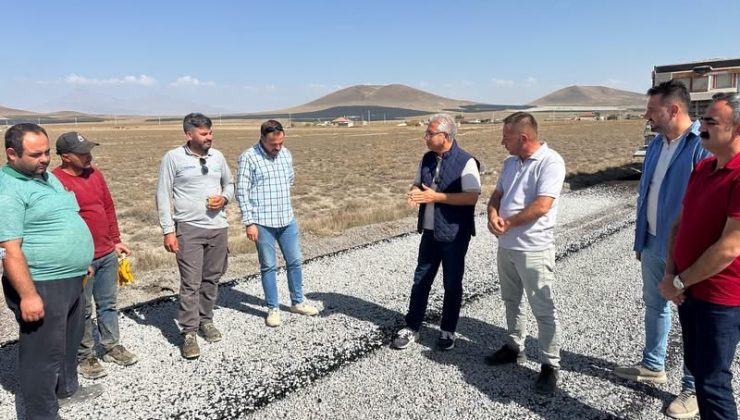 Kutören-Obruk Yolunda Asfalt Mesaisi Sürüyor